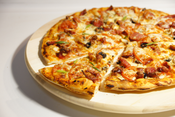 ピザハットとドミノピザとピザーラを徹底比較！一番美味しいのはどこ？